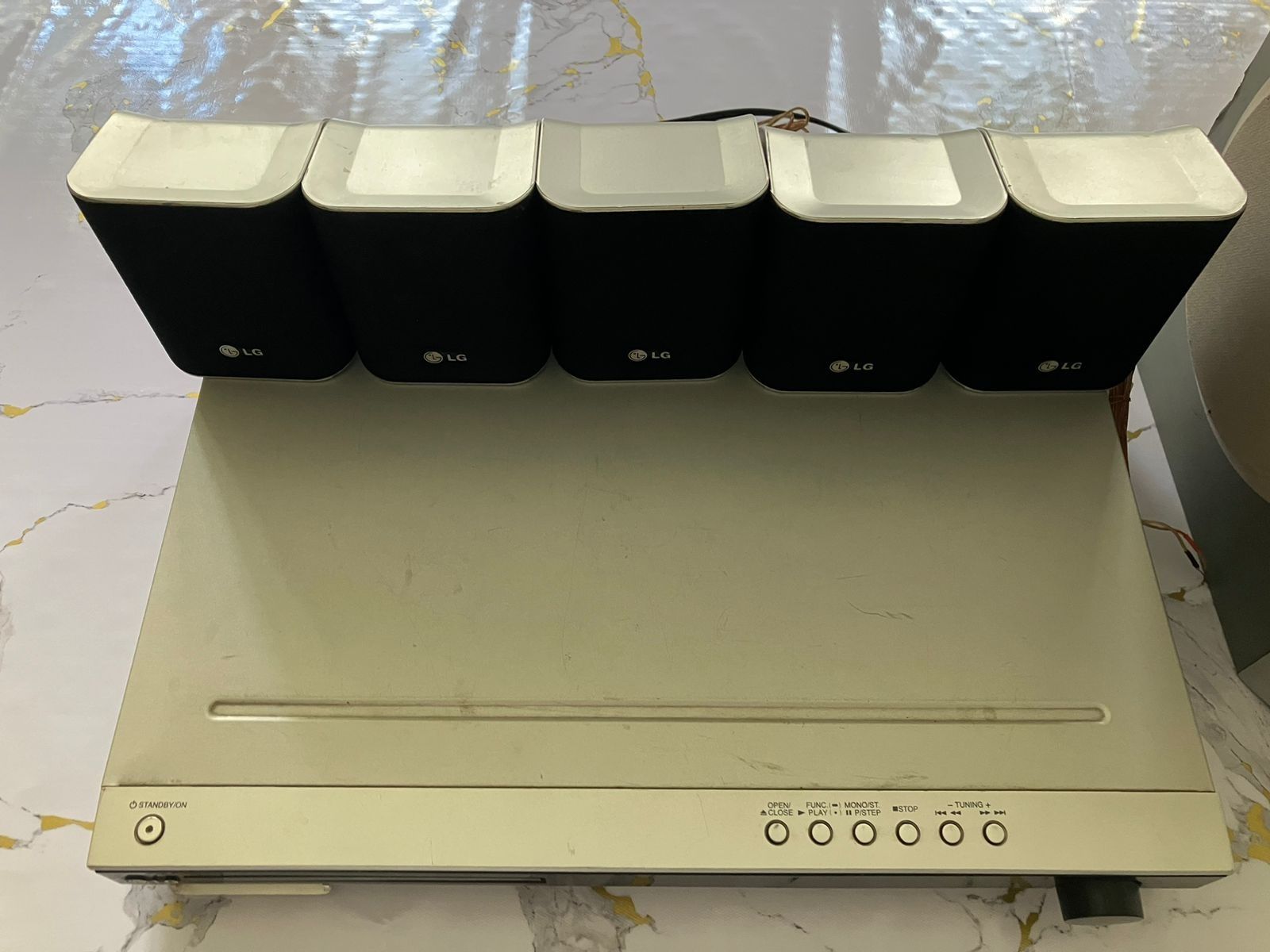 Домашний кинотеатр  LG LHS-36