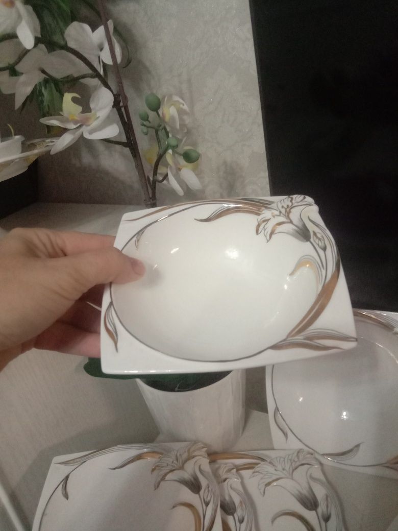 Продам    недорого   сервиз