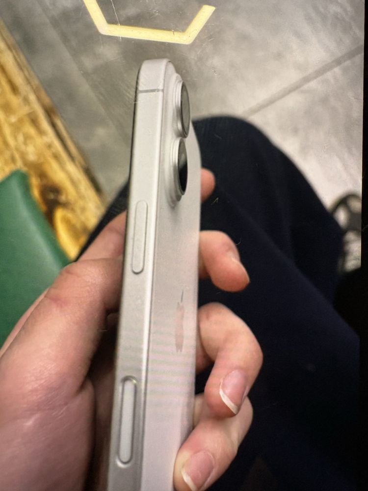 Iphone 16 , 1год гарантия есть! Ёмкость 100%