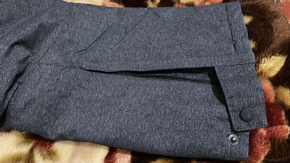 Продам лыжные штаны-комбез.