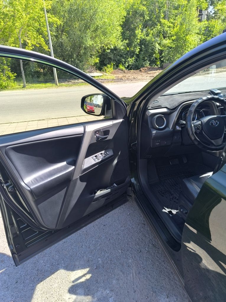 Продам Toyota RAV4 2014г.в.