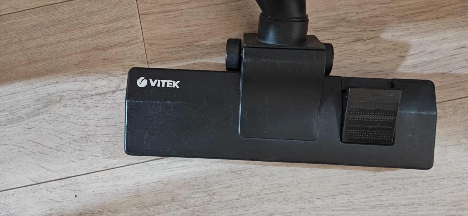 Пылесос бытовой Vitek.