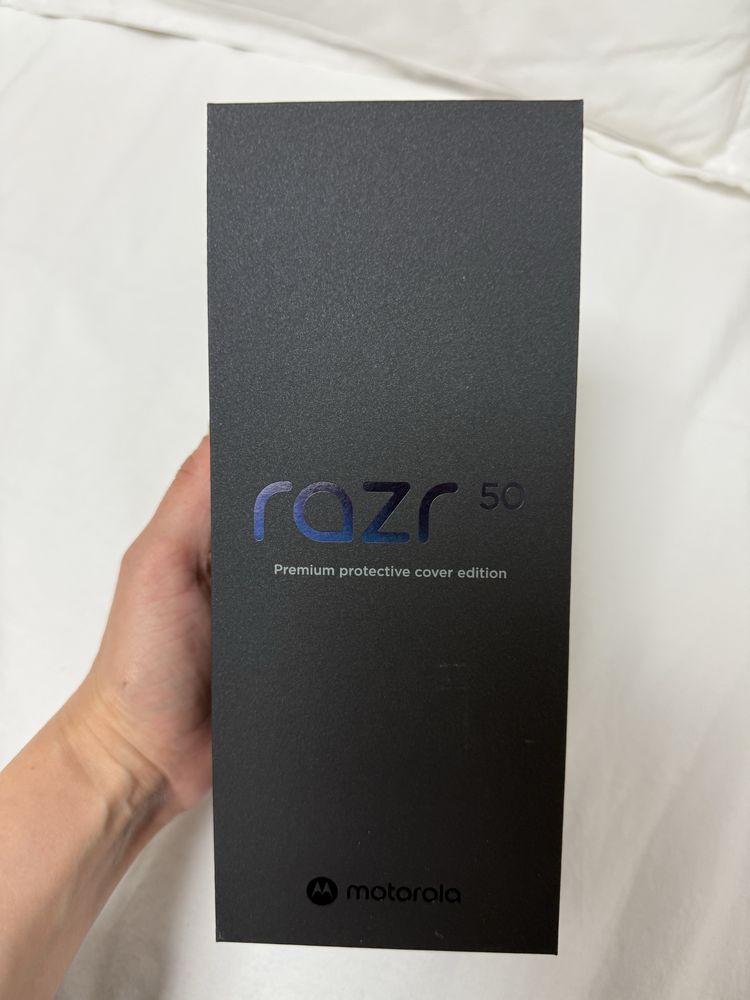 Телефон Motorola razr