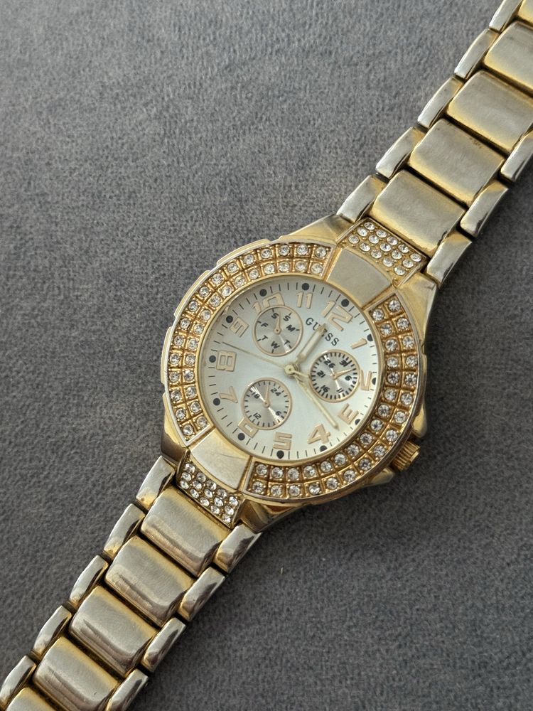 Часы Guess Celebrating A3312