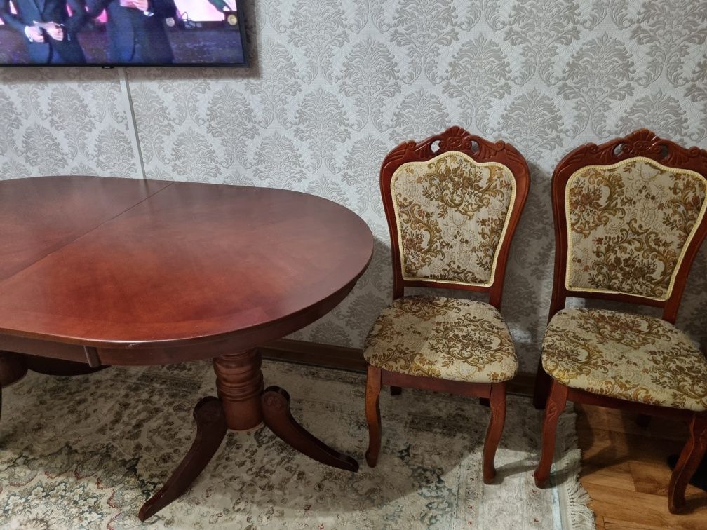 Продам стол со стульями