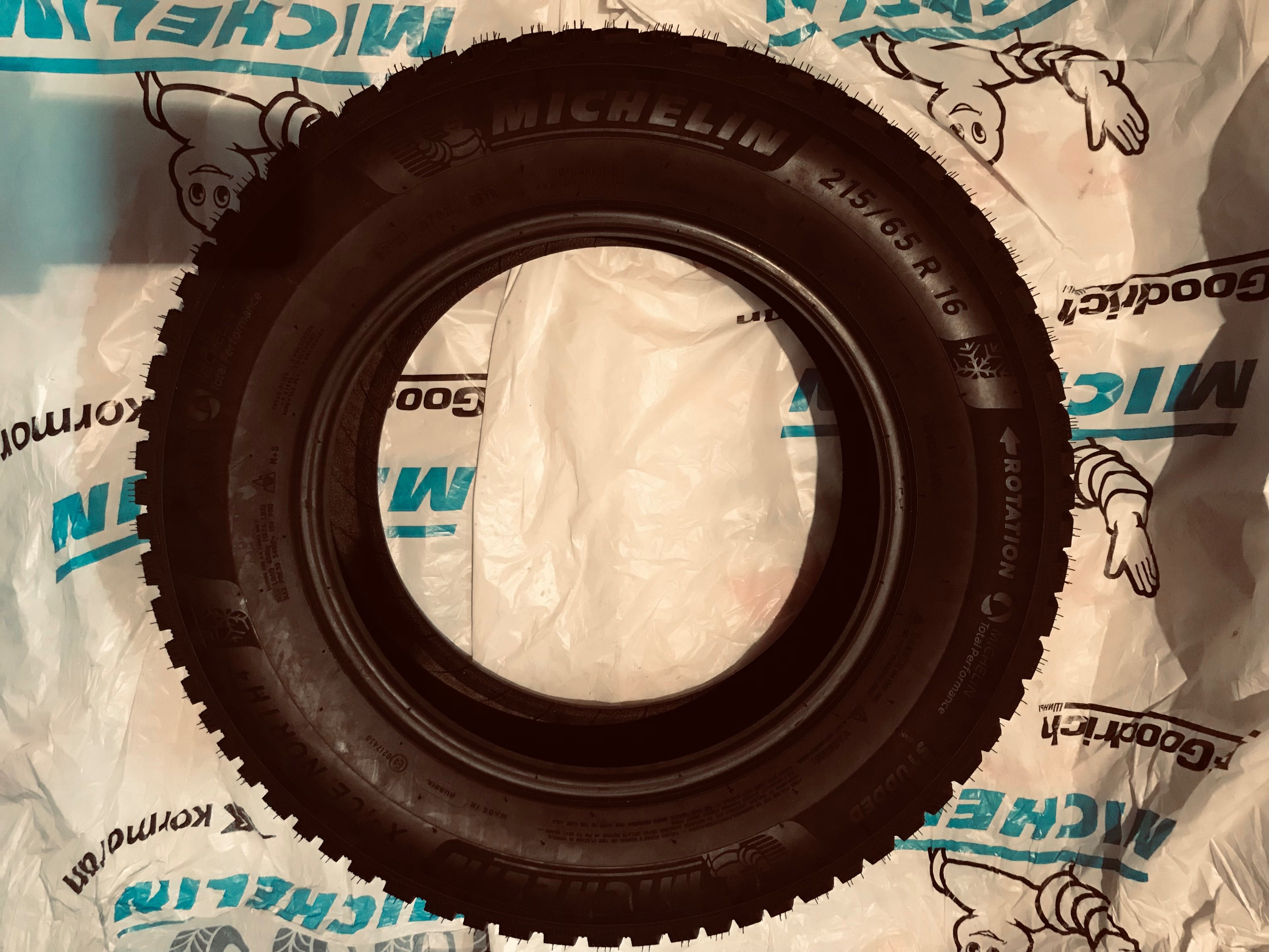 Продам две зимние шины «Michelin”215*65*R16. Цена за 1шт. 75 000тенге
