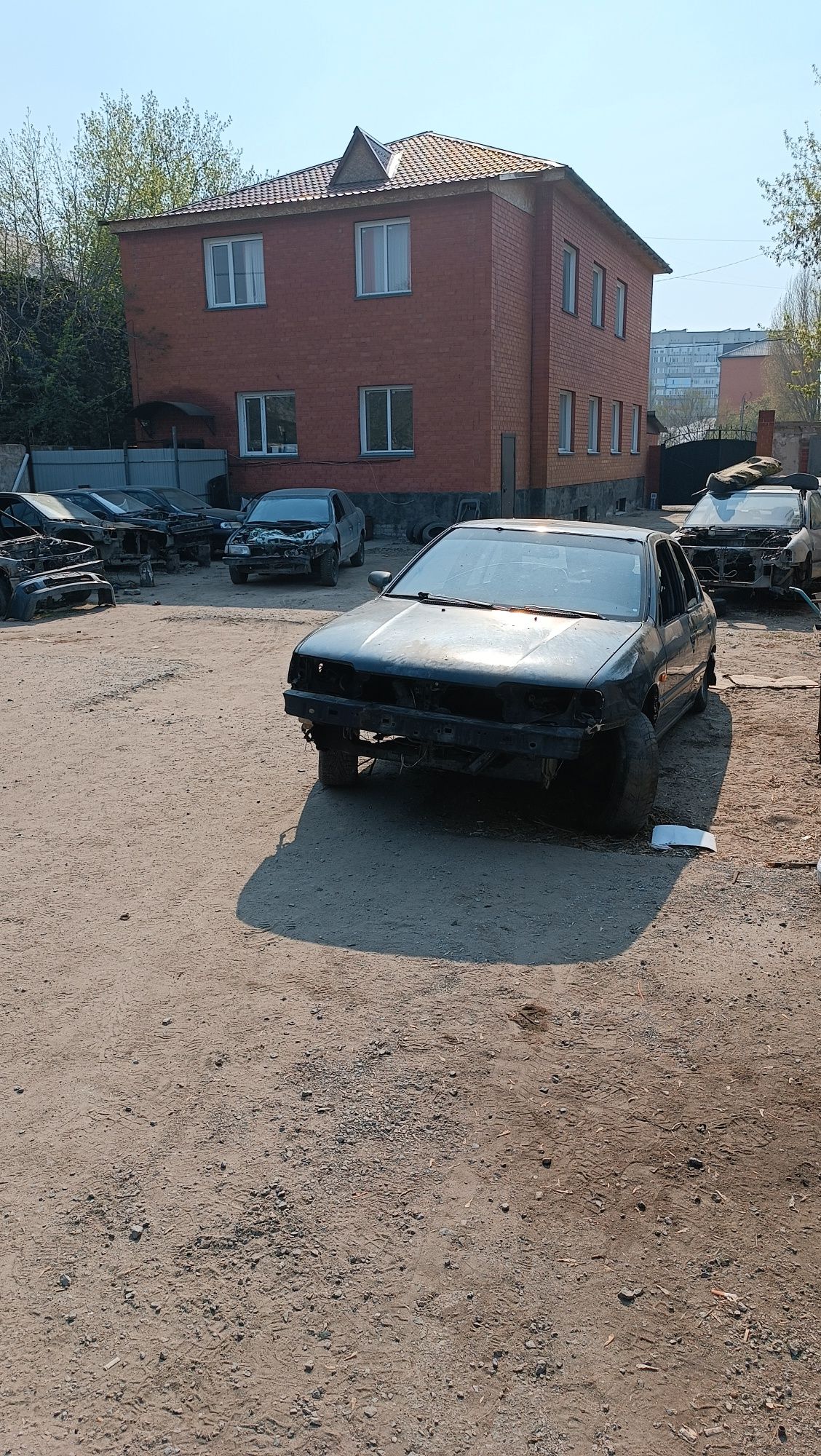 Ниссан, Большой авторазбор