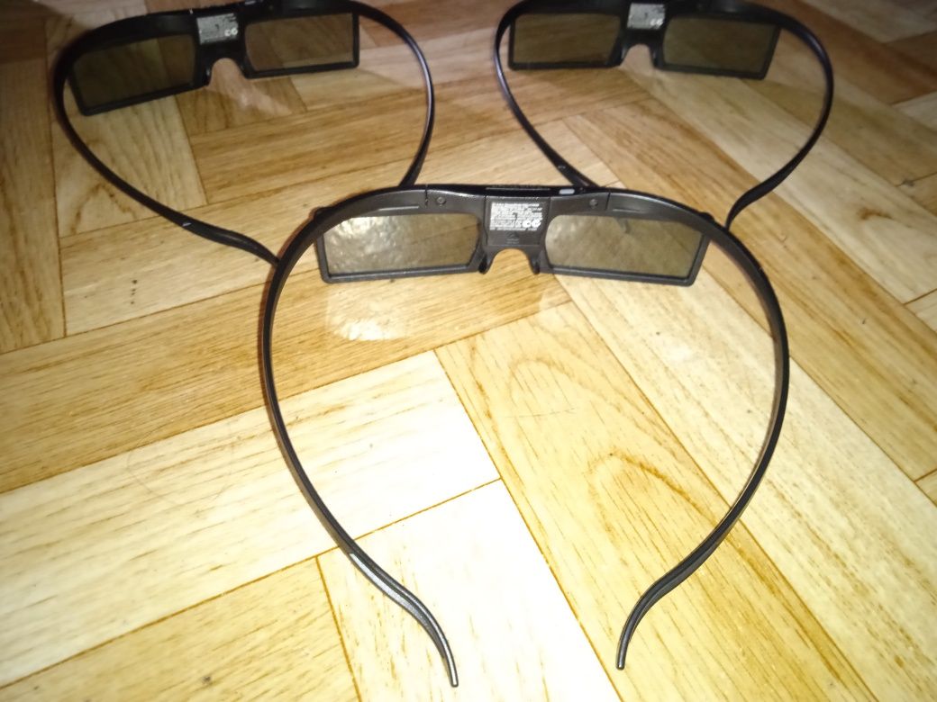 ПРОДАМ 3 Д ОЧКИ SAMSUNG ! Для TV телевизора на батарейке. Новые ! 3 шт