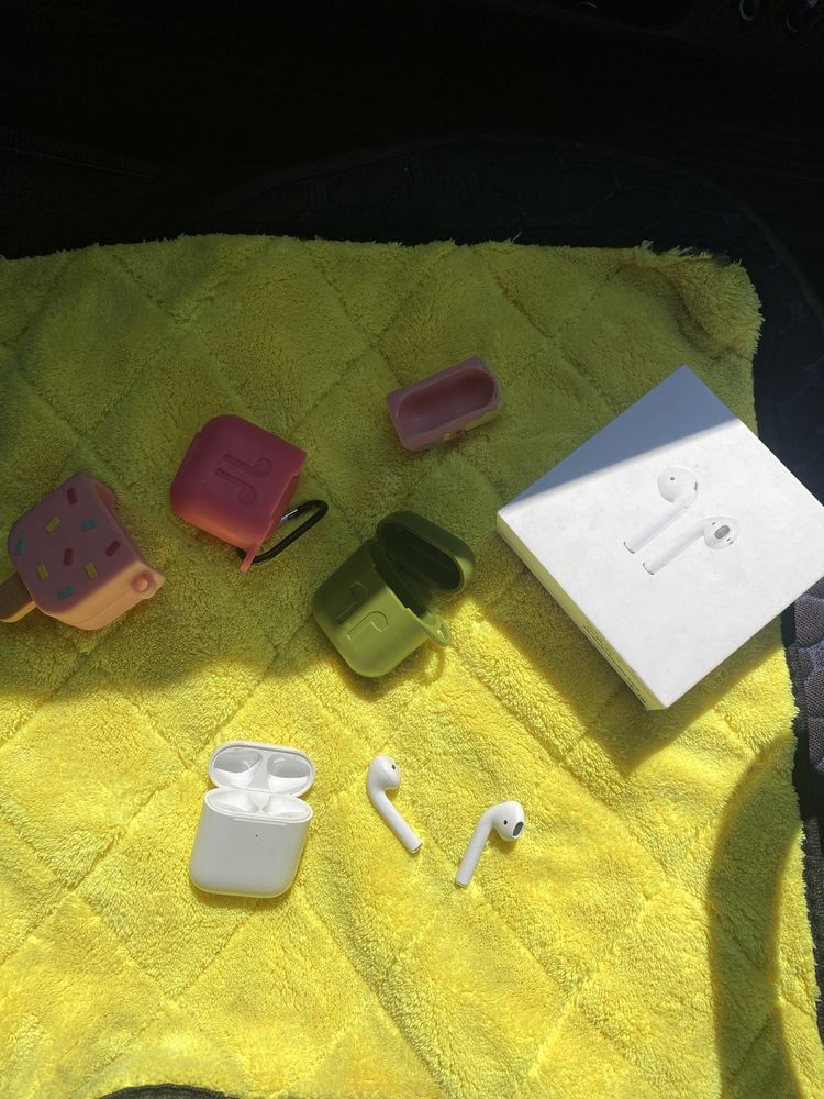 Наушники AirPods