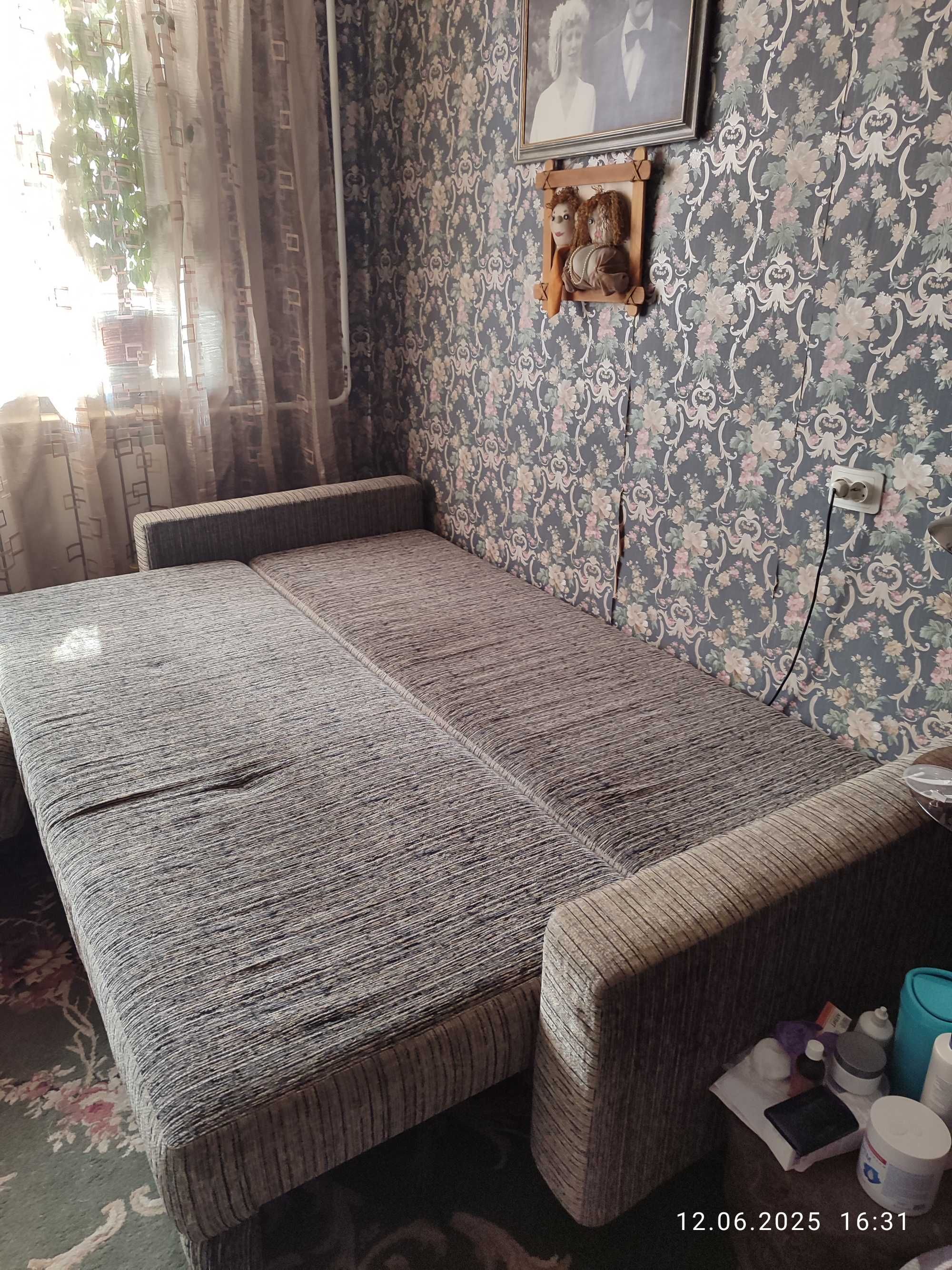 продам диван раскладной и кресло