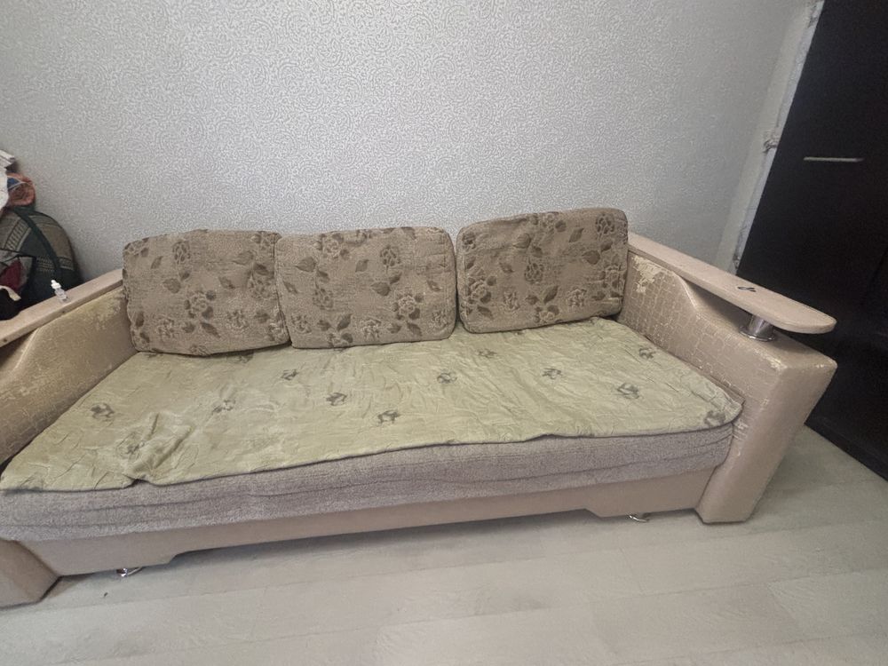 отдам даром диван и стенку . самовызов