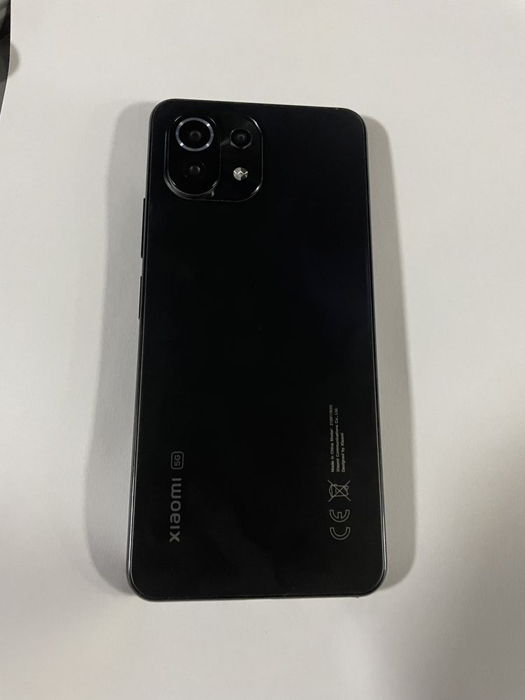 Xiaomi mi 11 lite 5G 6/128 не включается