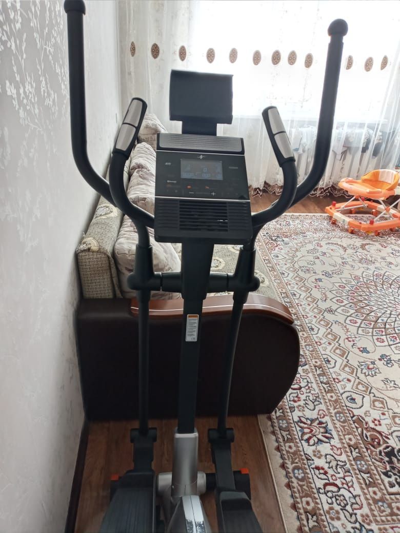 Продам Эллиптический тренажёр
