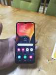 Продам телефон Samsung A50 память 64гб состояние отличное