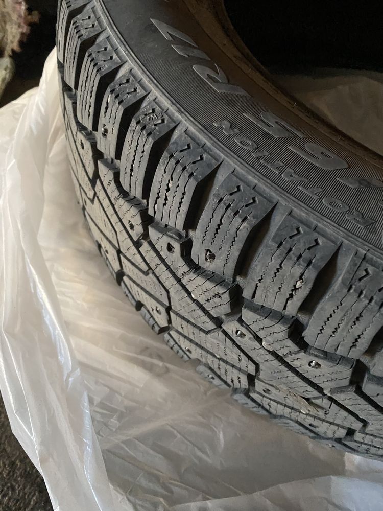 Шины зимние Pirelli 225/65 R17 б/у