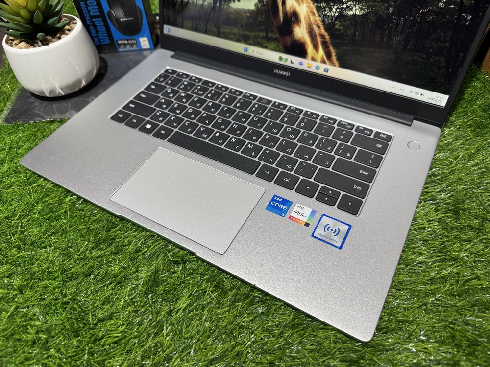Мощный Ноутбук Huawei MateBook D15 Core i5/Iris Xe Graphics/8GB/SSD512