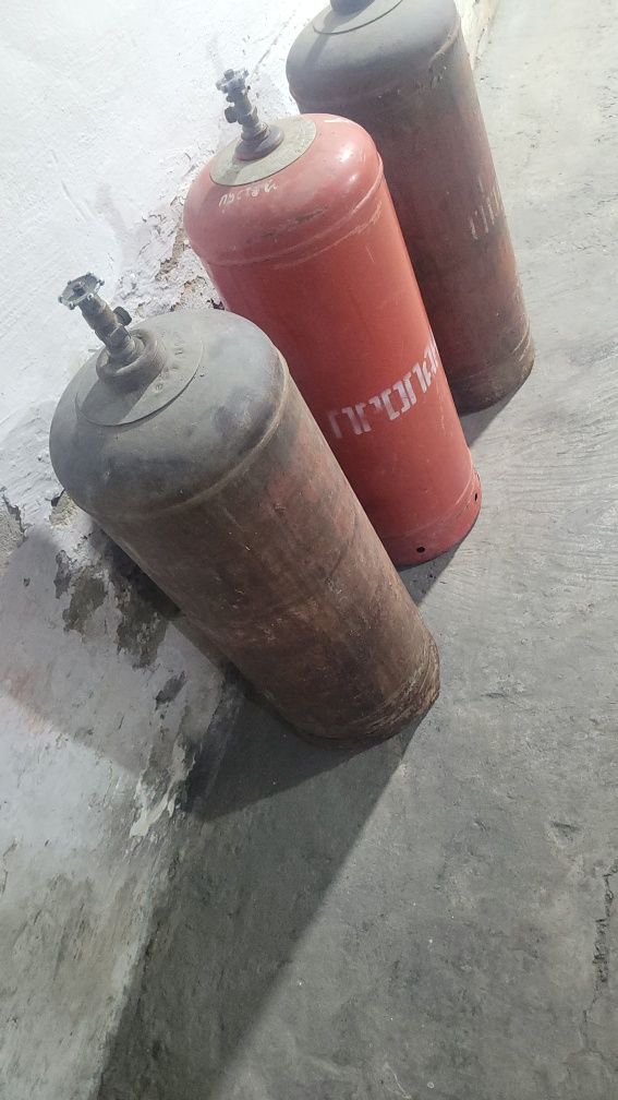 Продам газ балон Большой балоны