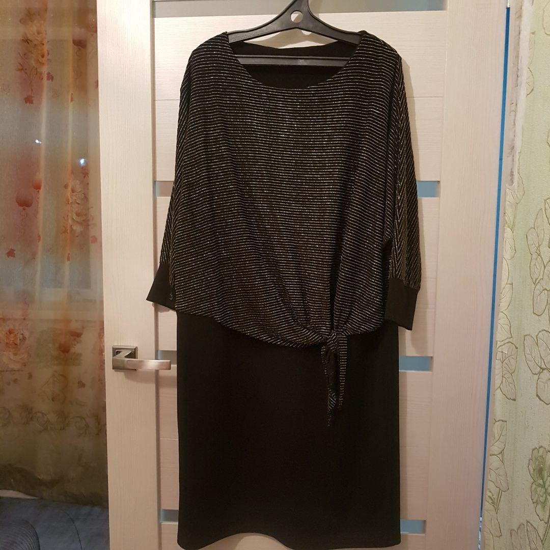 Продам платья размеры 52-54