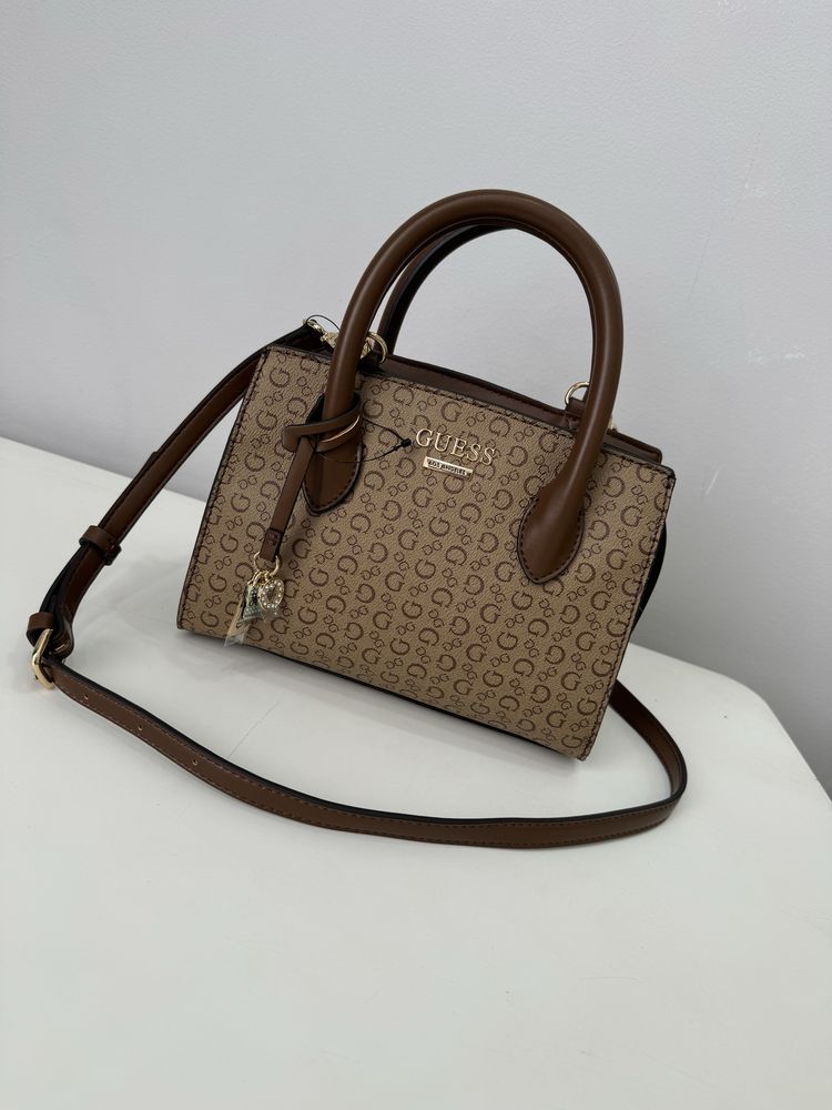 Оригинал сумки от Guess