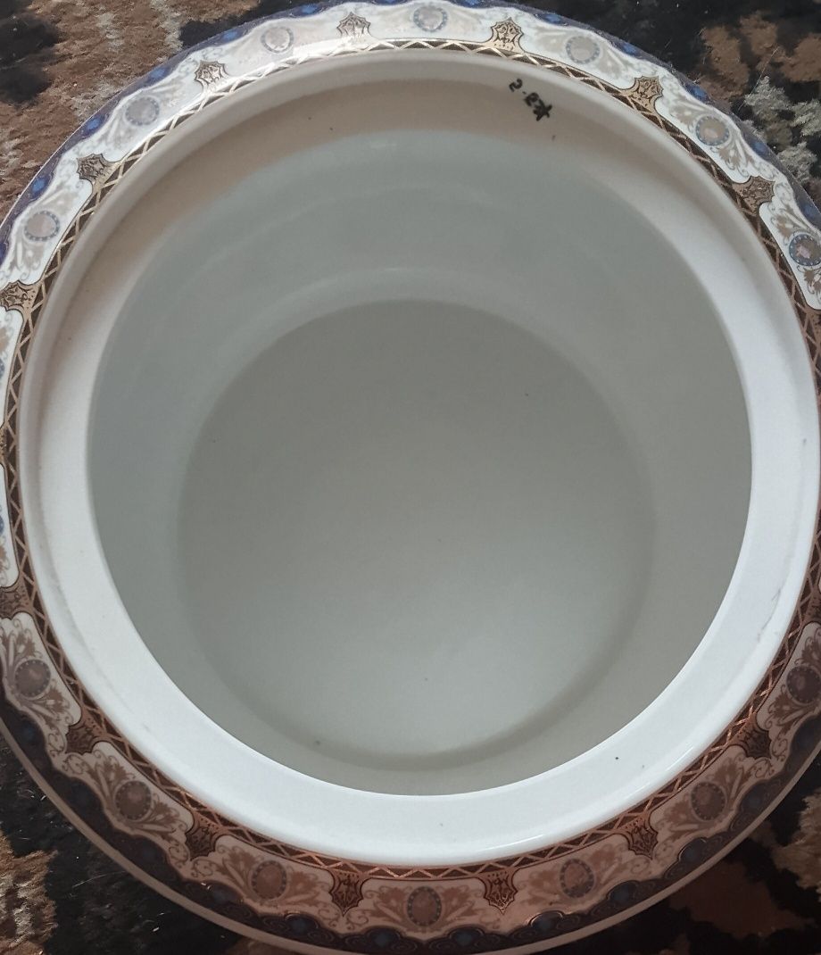 Супница фарфоровая