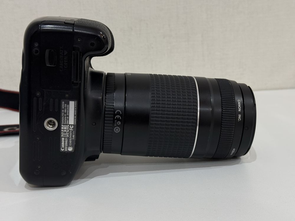 Камера Canon EOS 1300D