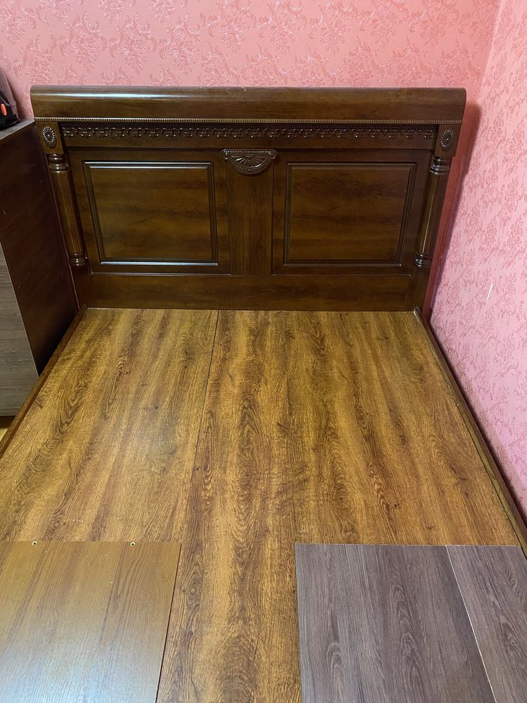 Продам двухспальную кровать