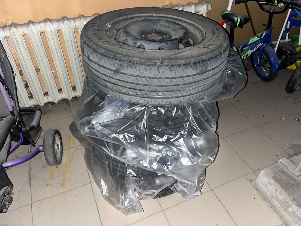 Продам колеса с дисками