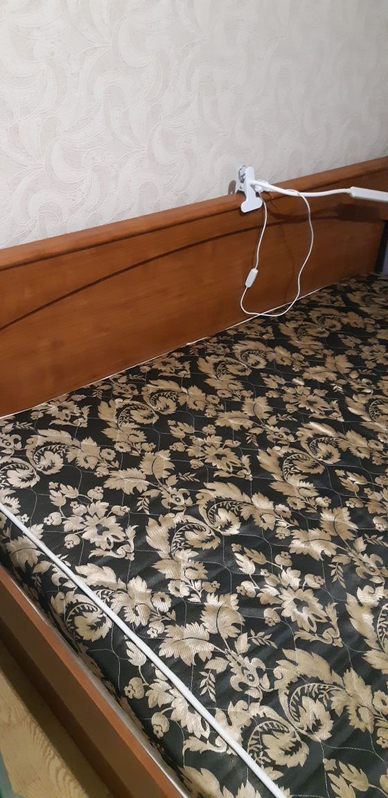 Кровать двуспальная