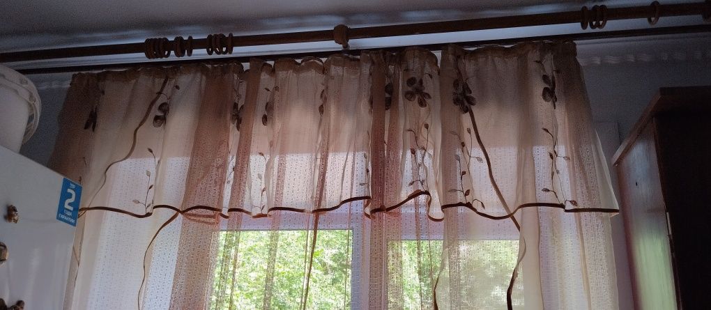 Продам шторы на кухню