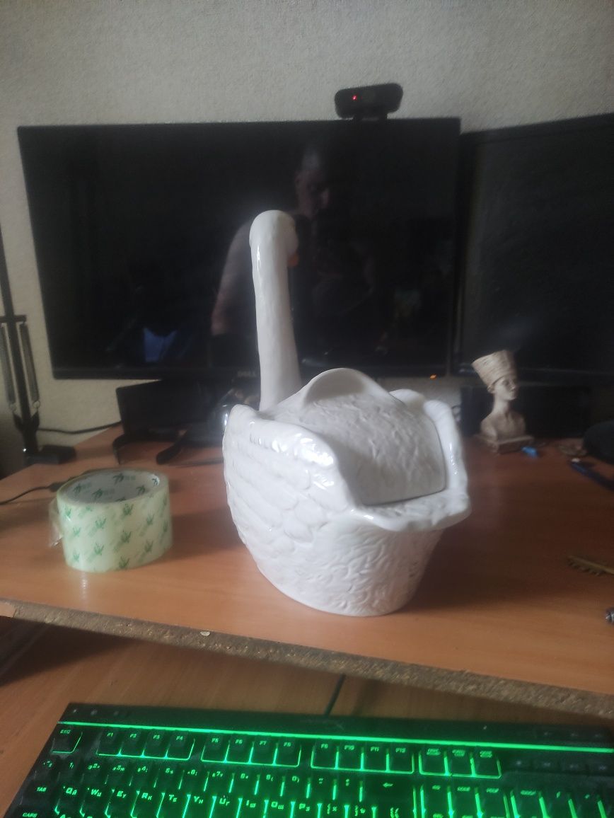 Продам супницу СССР (Лебедь)