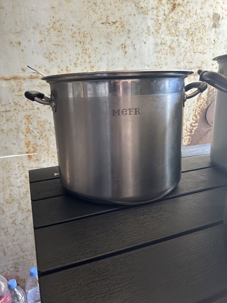 Продам кастрюли