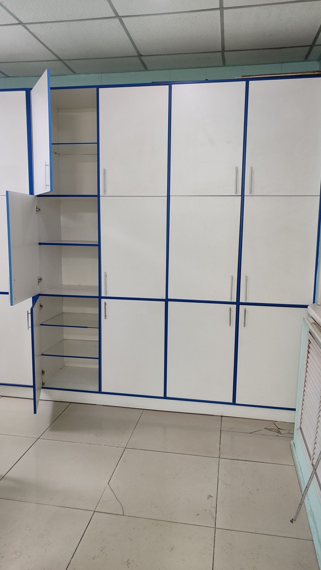 Все за 150 тыс.шкафы мебель в аптеку, магазин,гардеробную