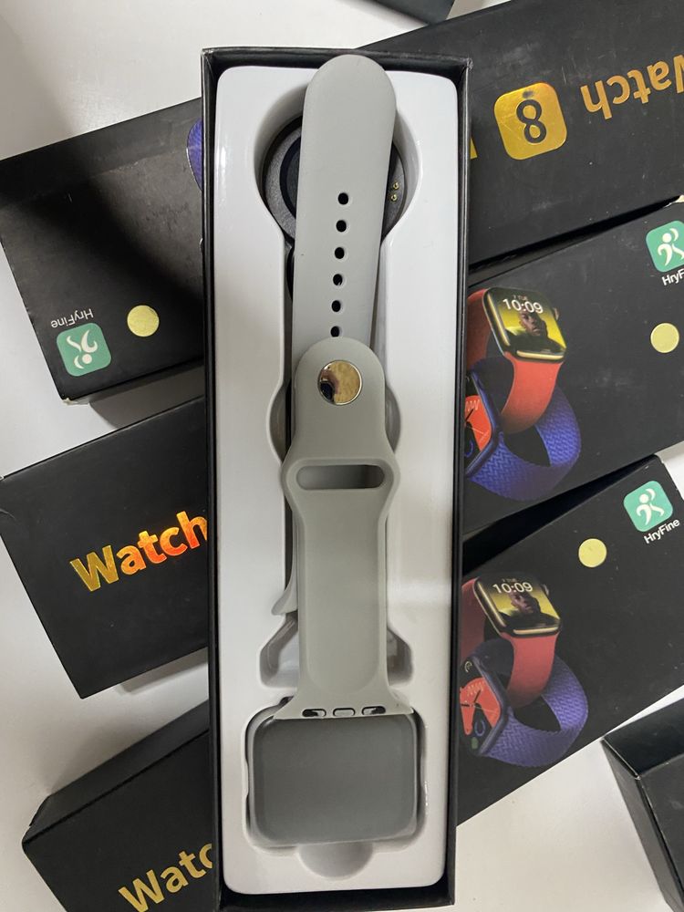Продам часы Apple watch новые