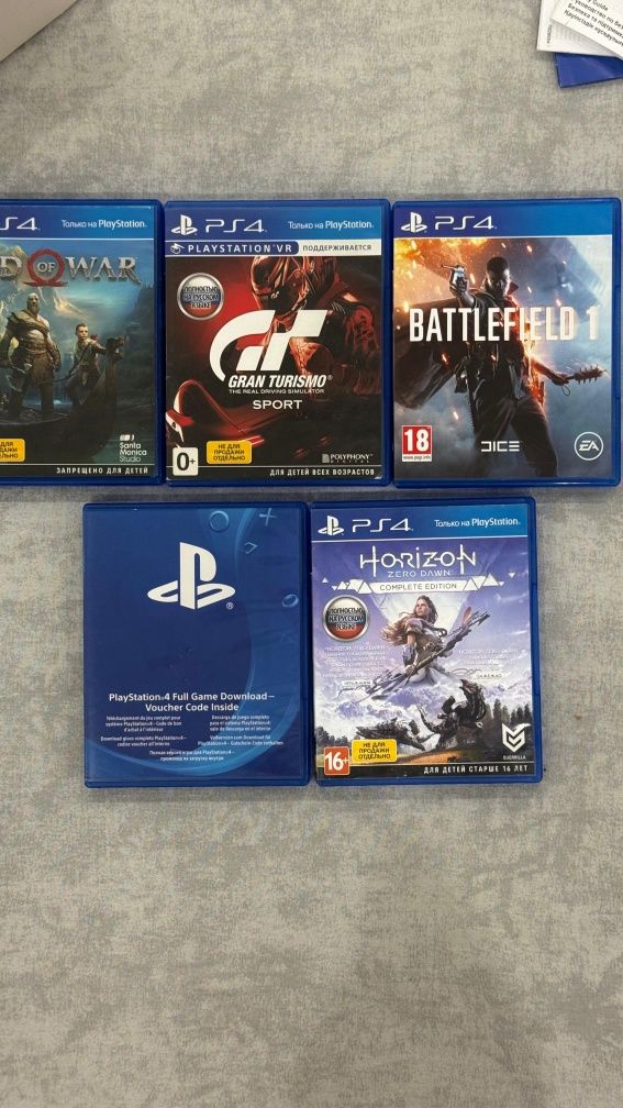 Play Station 4 SONY + 3 диски