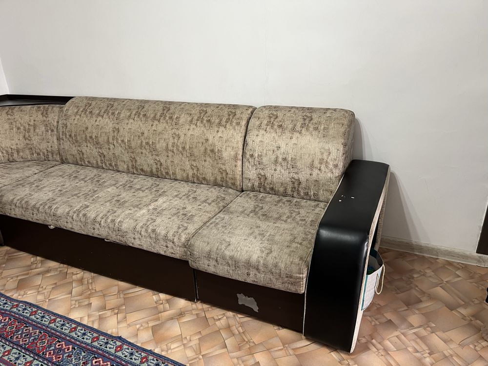 Продам диван в хорошем состояние