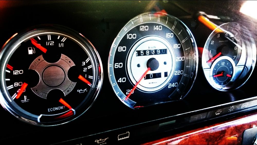 Плазменные шкалы вашего щитка приборов на  Mercedes-Benz E-класс W210
