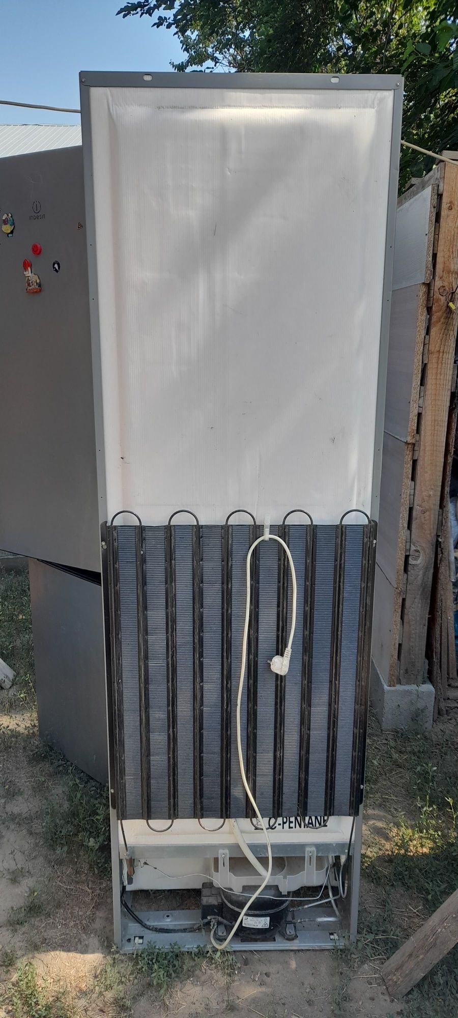 Срочно продам холодильник бу.