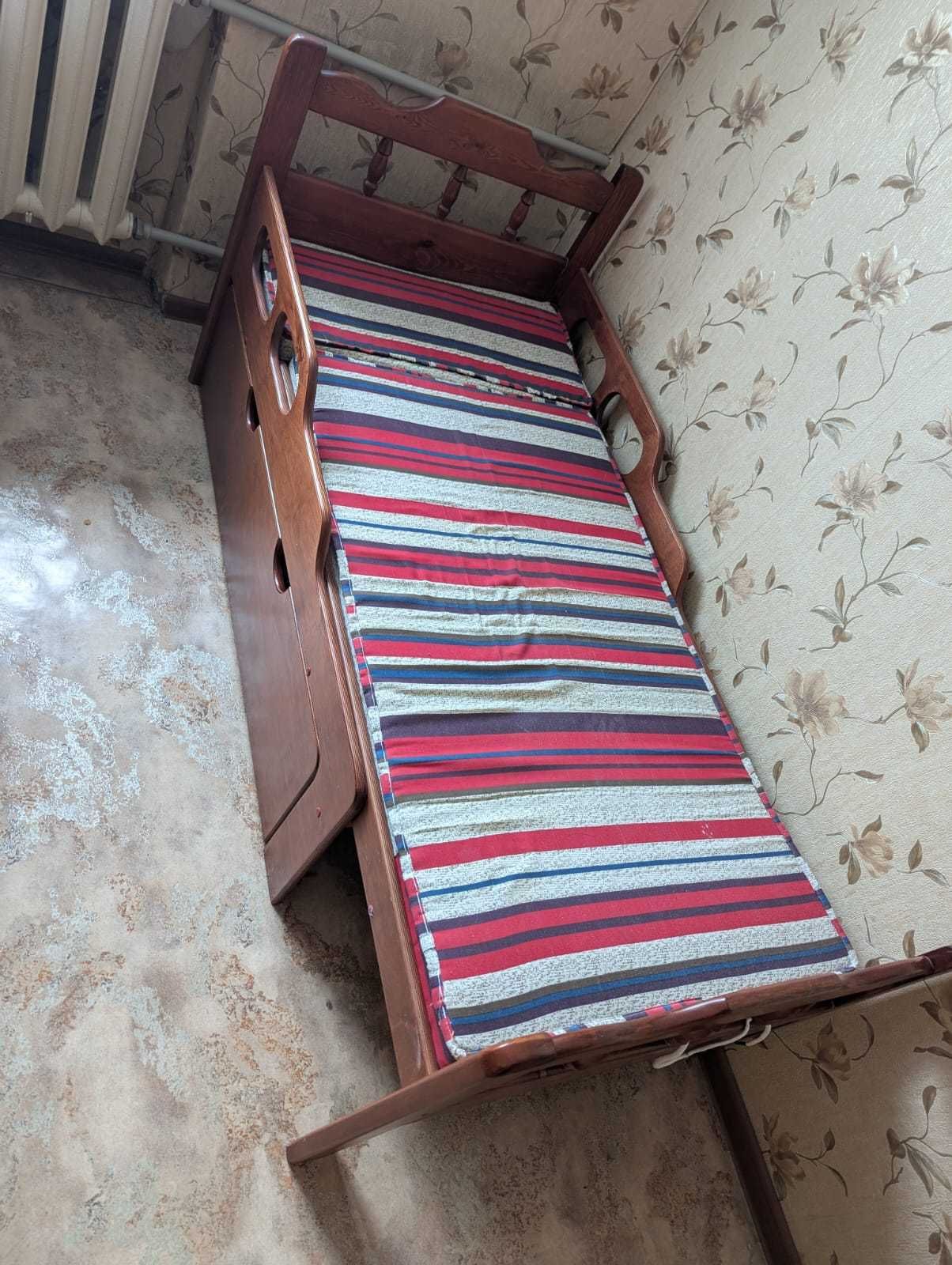 Продам детскую кроватку