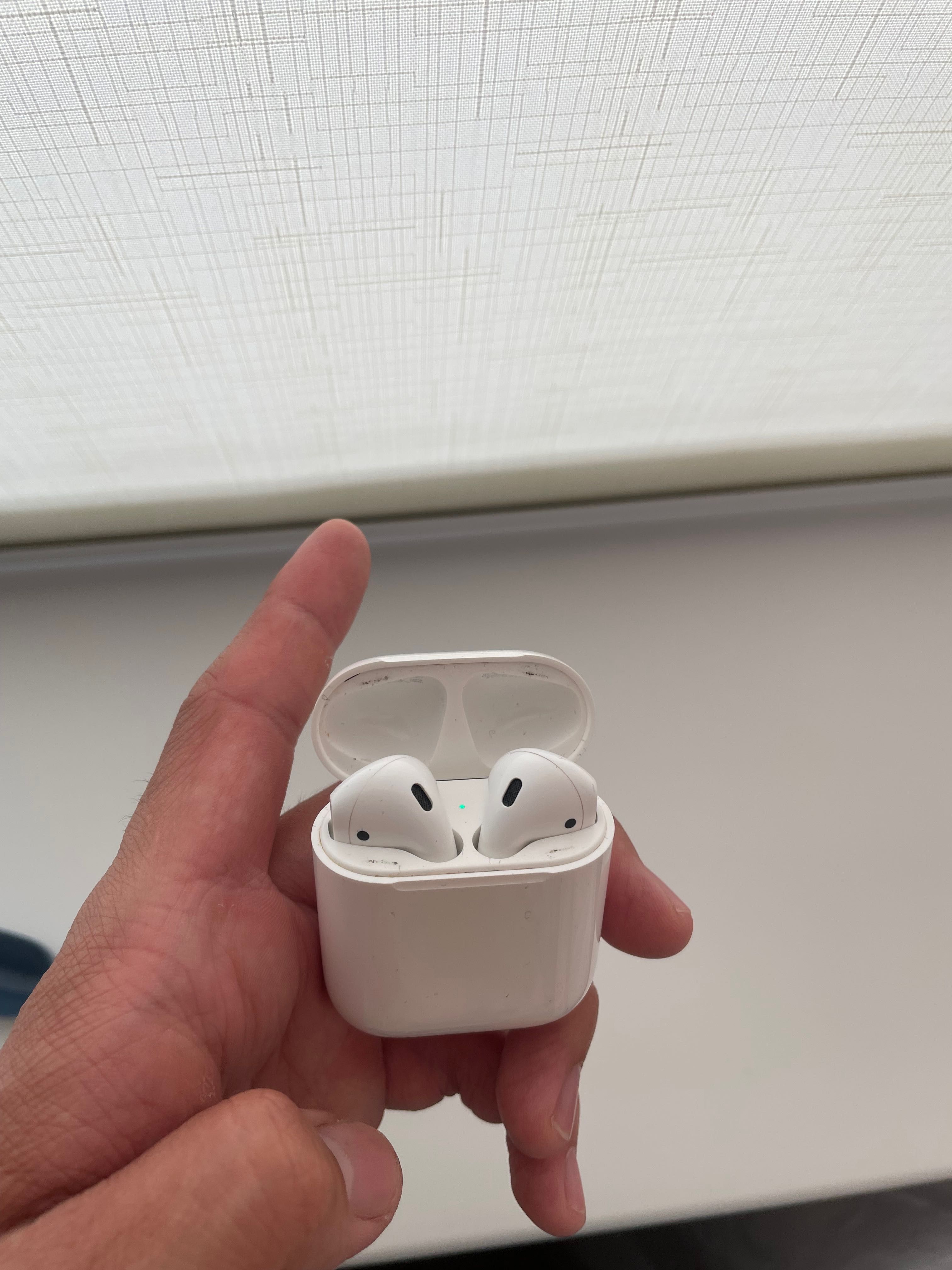 Продам airPods 2