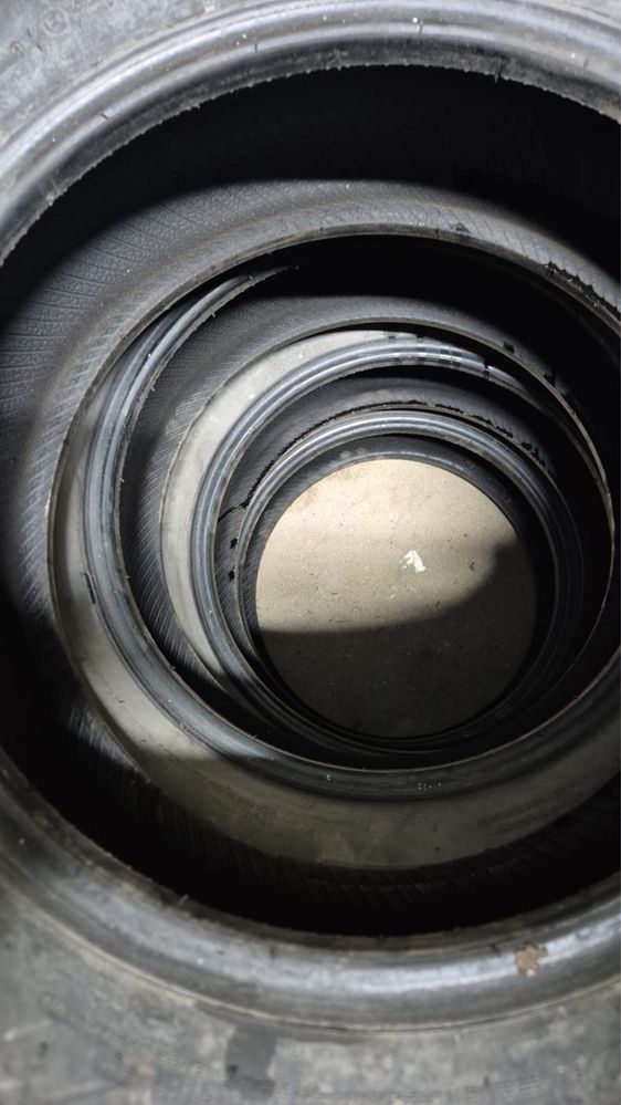 Продам резину летнюю 215/60 R16