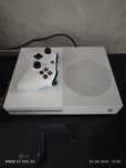 Продам Xbox one s 1tb