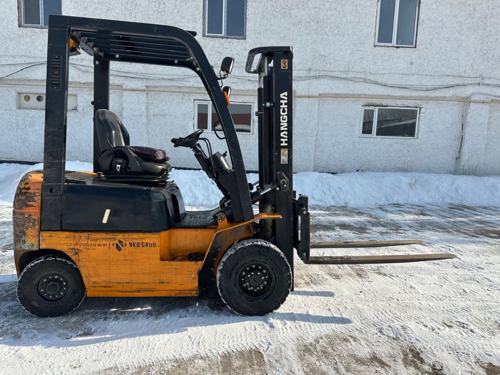 Продам 2 вилочных погрузчика 1,5 тонн