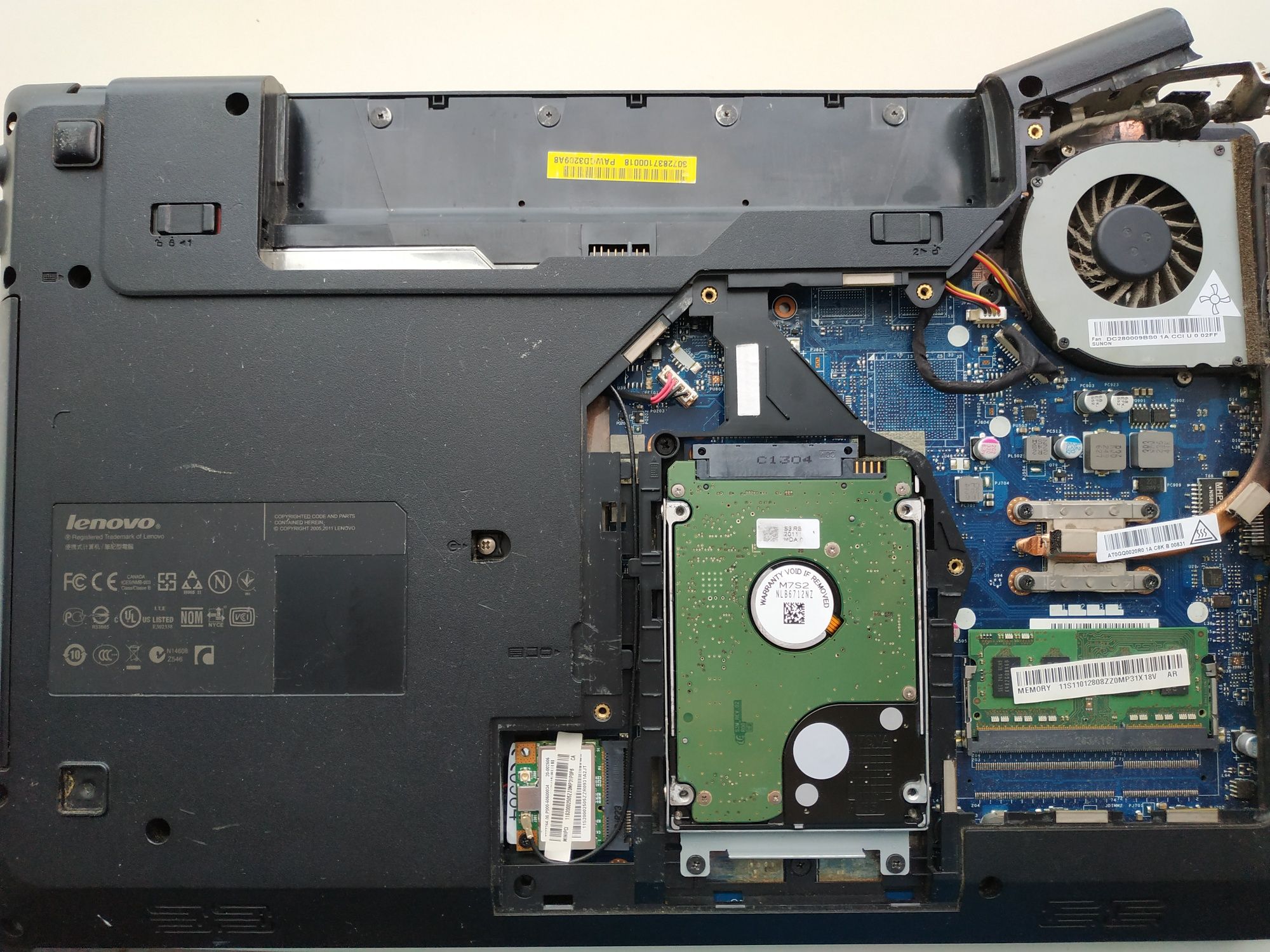 Неисправный ноутбук Lenovo