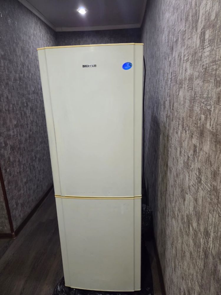 Продаётся холодильник Samsung б/у, 35000тг