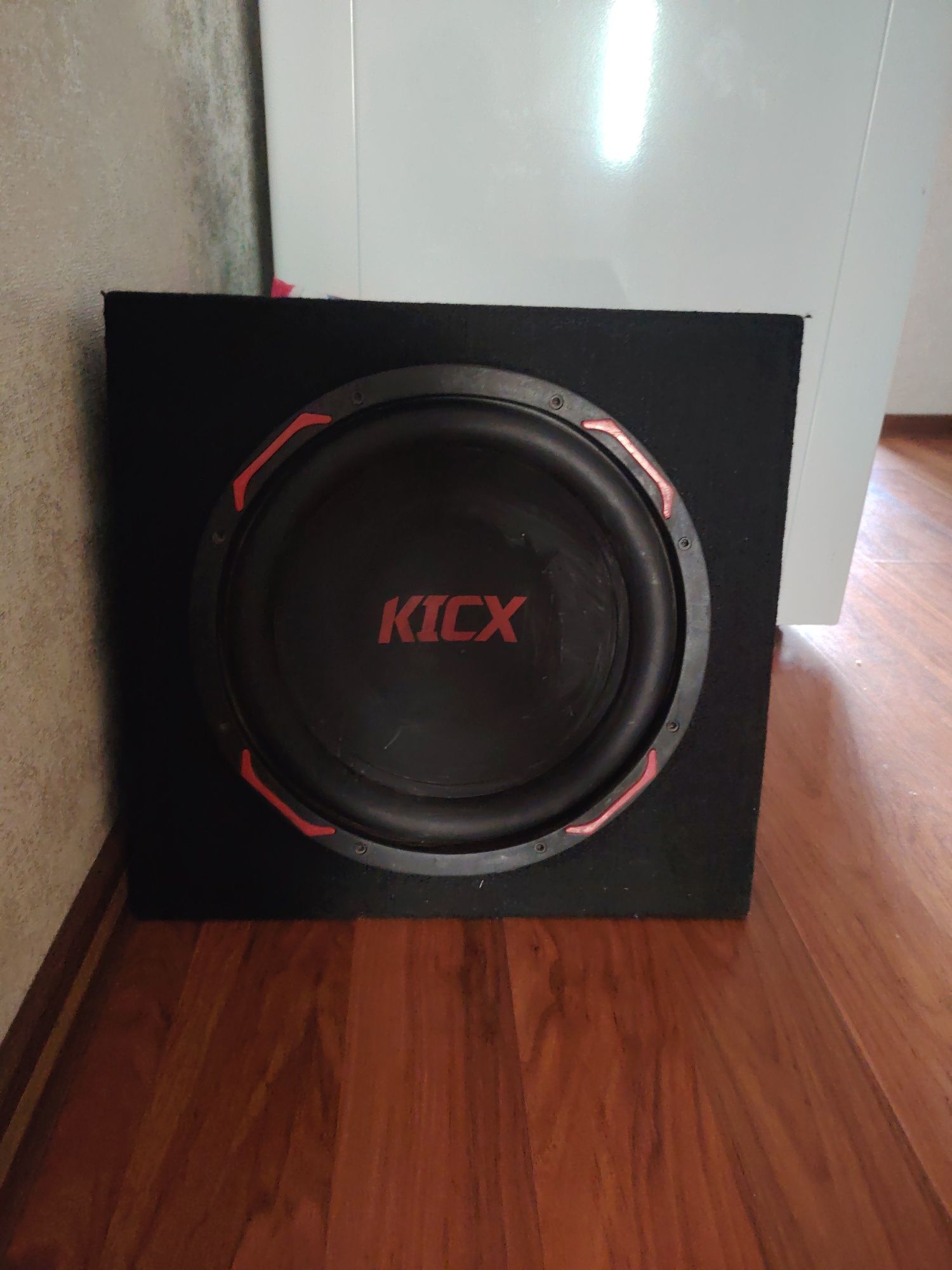 Продам сабвуфер KICX
