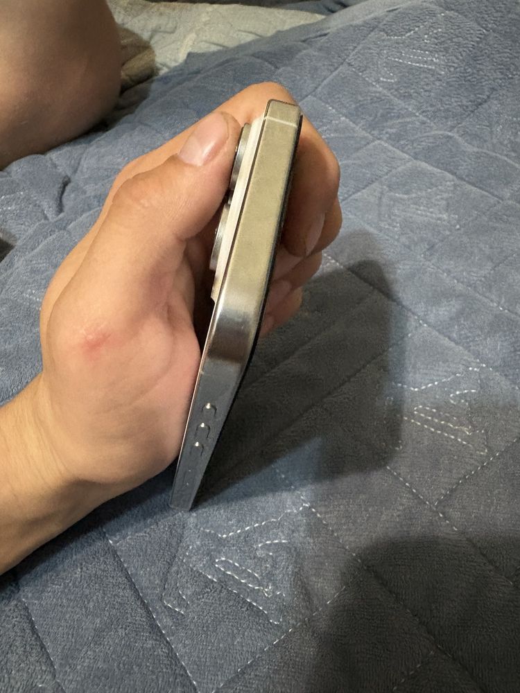 Iphone 16 pro беллый