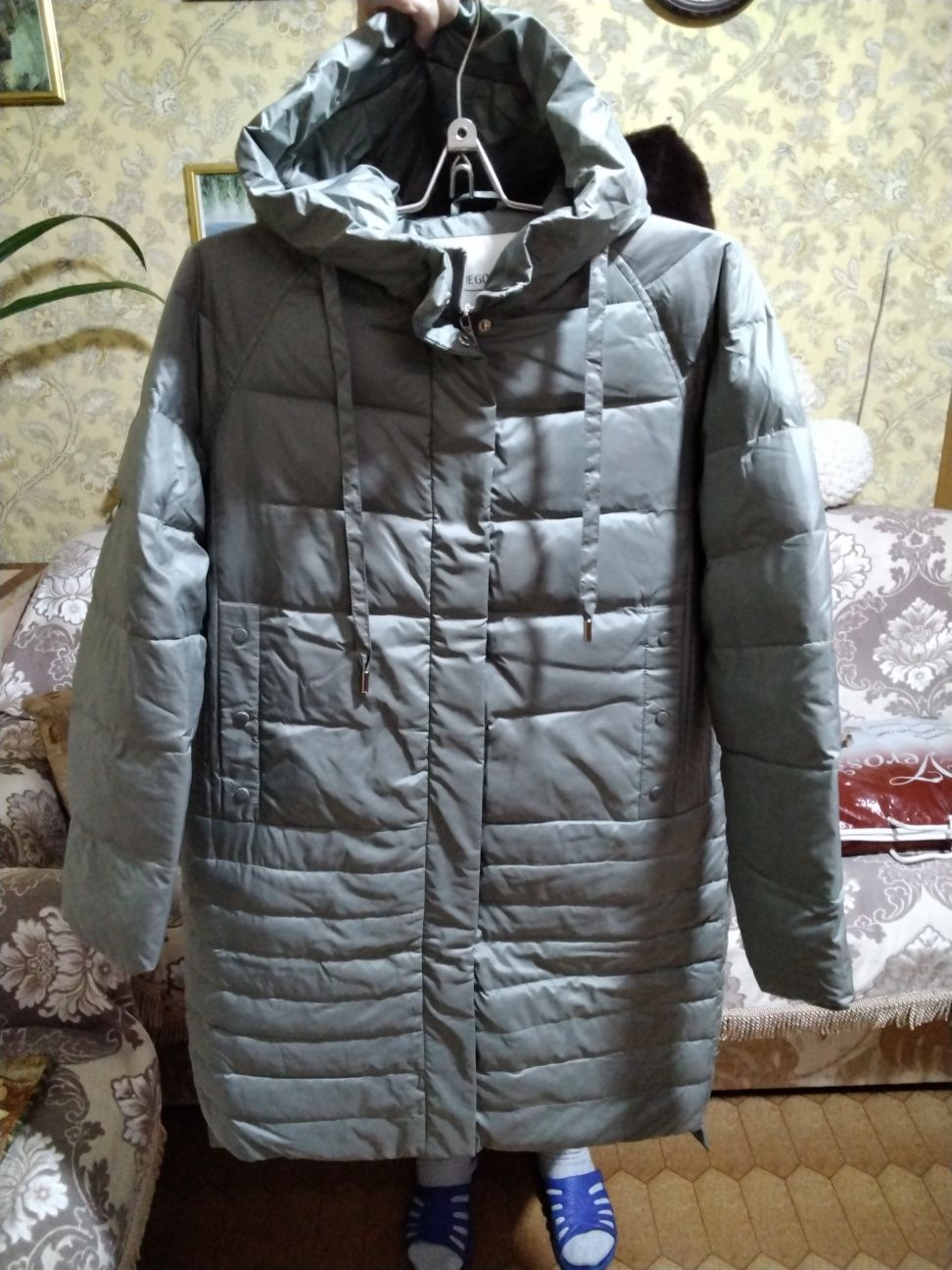 Куртки женские, разные. Две новые .