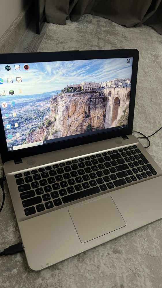 Ноутбук Asus …….