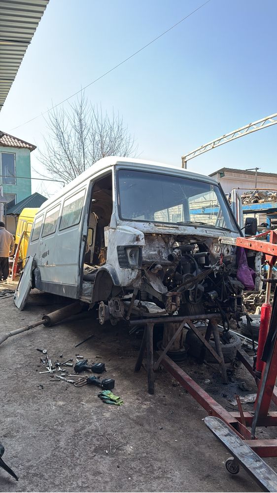Мерседес Бус Сапог Т1 запчасти авторазбор