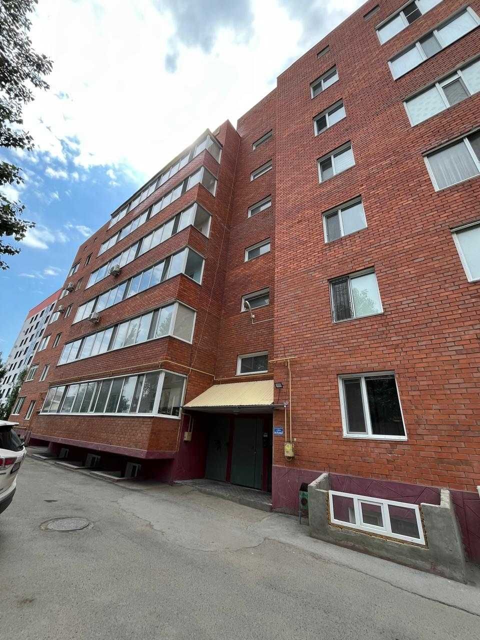 Продам отличную трехкомнатную квартиру в центре города